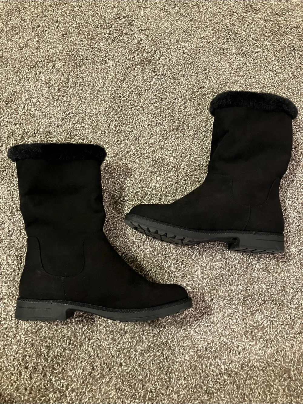 Old Navy Black Suede with Faux Fur Cuff Ankle Boots - Picture 5 of 6